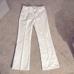 Boston Proper White denim jeans
Women's size 4 worn 1x.